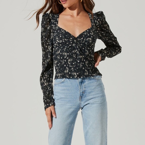 ASTR The Label Twist Front Top - Picture 2 of 7